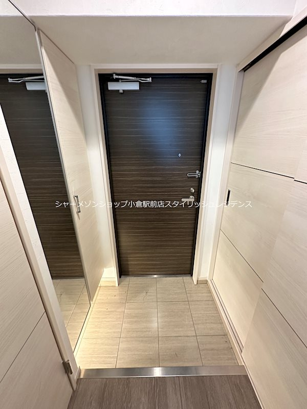 ギャラクシー西小倉の玄関