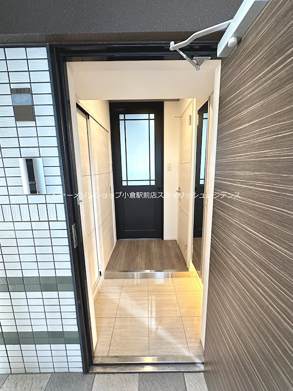 ギャラクシー西小倉の玄関