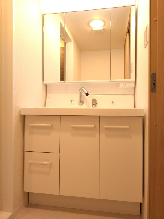 ヴェルドール芦屋の独立洗面台