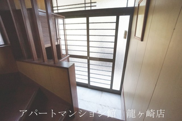 川原代A邸の玄関