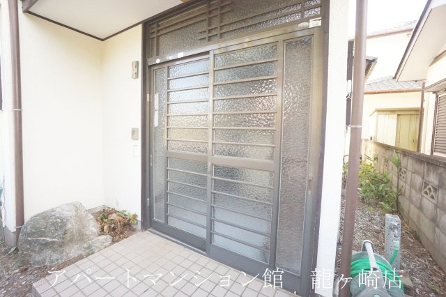 川原代A邸の玄関