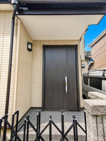 越谷市神明町2丁目　リフォーム　中古戸建の玄関|玄関ドアも交換！！