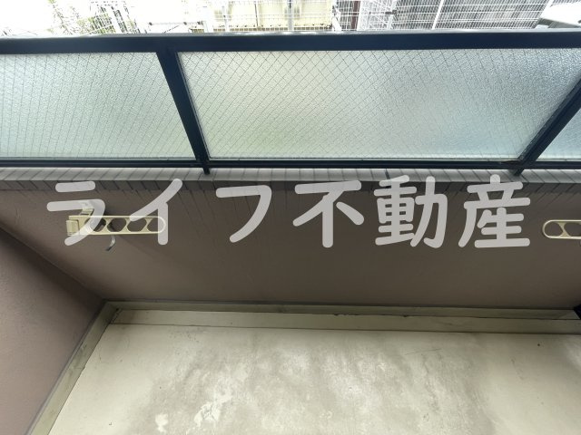 ハイウッズナガタのバルコニー|外からの目が気にならないバルコニーで洗濯物が干せます