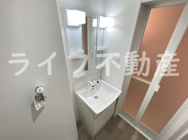 Act布施の独立洗面台