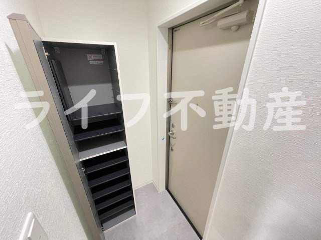 Act布施の玄関