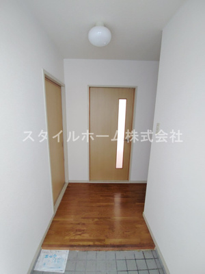 【玄関】 | 弥生ハイムA | イメージ写真です。
