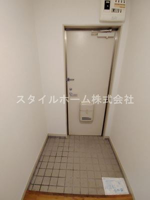 【玄関】 | 弥生ハイムA | イメージ写真です。