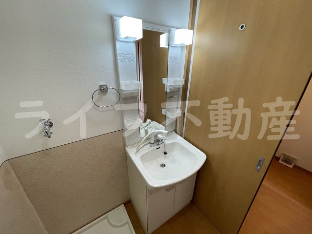 グランドール池島の独立洗面台|朝の支度にも助かる、独立の洗髪洗面化粧台