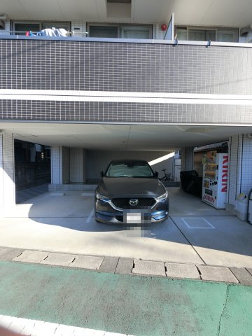 FOREST M24 の駐車場