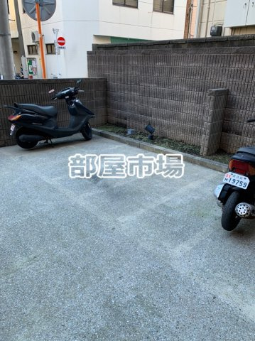 FCプレミール竜泉のその他共用部分|バイク置き場
