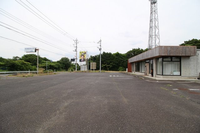馴馬テナントの駐車場|駐車場があります