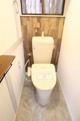 入地A邸 001のトイレ|清潔感のあるトイレです