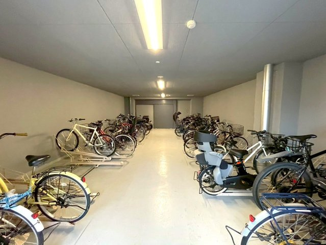 【駐輪場】の画像