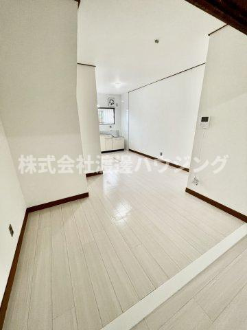藤田町4丁目貸家の居間・リビング