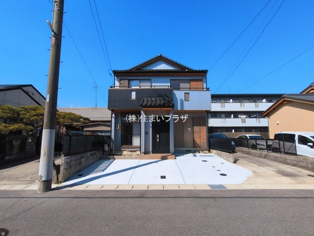 仲介手数料半額）稲沢市小沢2丁目の中古住宅の前面道路含む現地写真|前面道路含む現地写真です