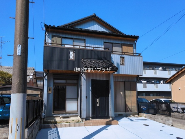 仲介手数料半額）稲沢市小沢2丁目の中古住宅の外観|建物外観を気になさる方へ、見た目の良い物件です