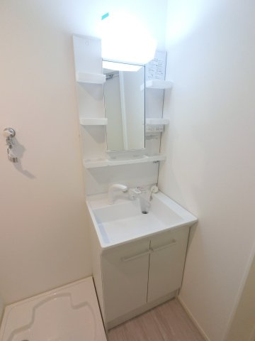 Serenity春日の独立洗面台