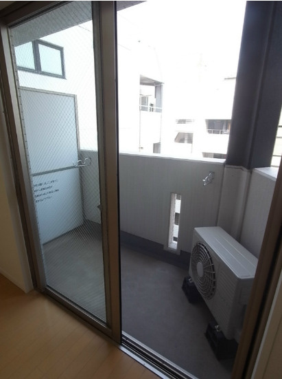 千代田区岩本町３丁目の賃貸マンションのバルコニー