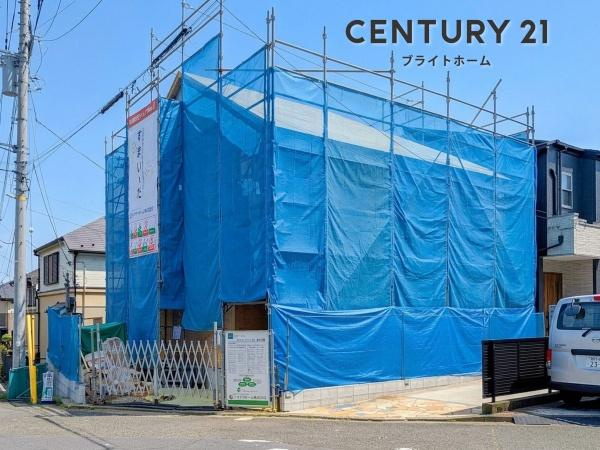 横浜市港北区下田町６丁目の新築一戸建の前面道路含む現地写真|車通りが少ない為、小さなお子様にも安心です。
是非一度、現地へ起こしください。
