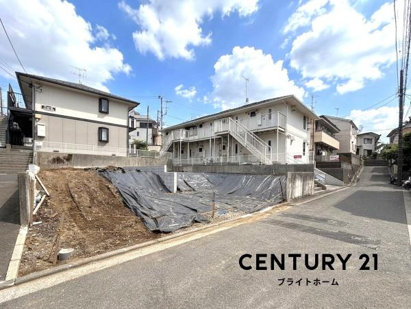 横浜市保土ケ谷区常盤台の新築一戸建の前面道路含む現地写真|前面道路が広いので、安心して駐車可能です！
是非現地へお越しください。