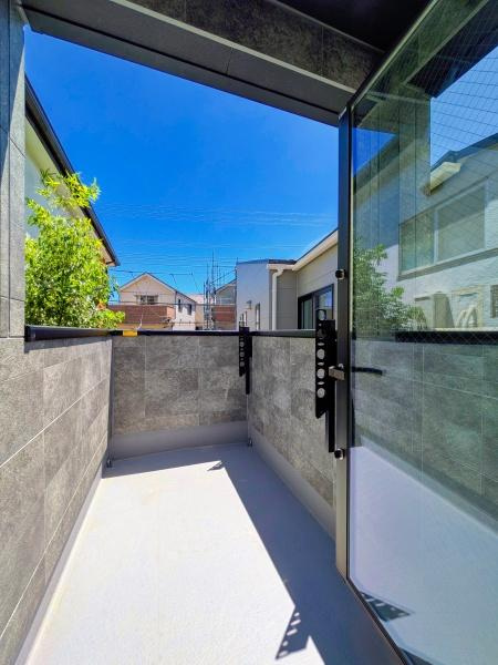 横浜市中区北方町２丁目の新築一戸建のバルコニー|陽当り良好のバルコニー！
風通しもよく気持ちいいです
