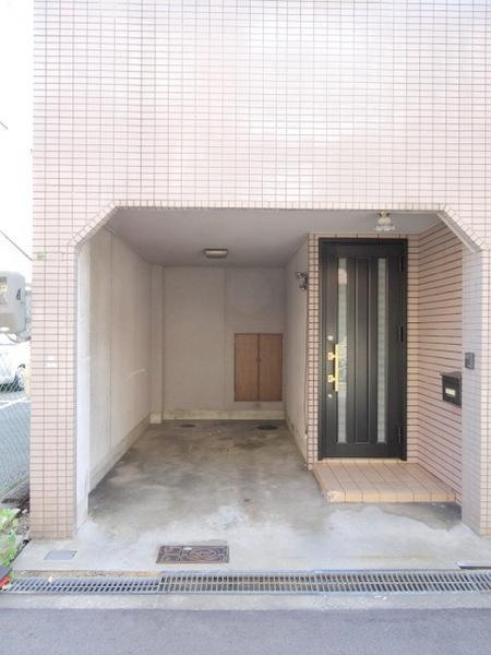 小林西１丁目貸家の駐車場|★１台駐車可能★