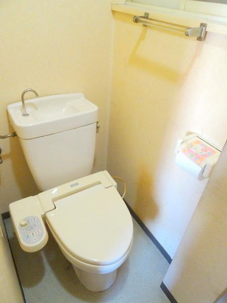 小林西１丁目貸家のトイレ|ウォシュレット機能付き★
