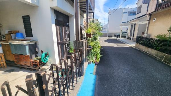 【前面道路含む現地写真】