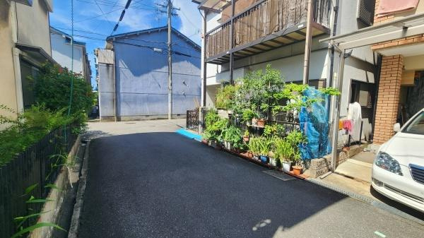 【前面道路含む現地写真】