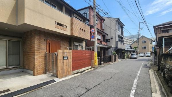 【前面道路含む現地写真】