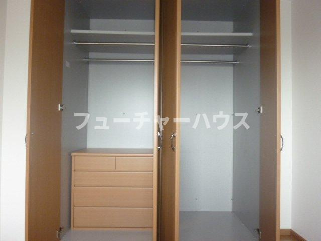ソレイユ　シャトーの収納|洋室クローゼット