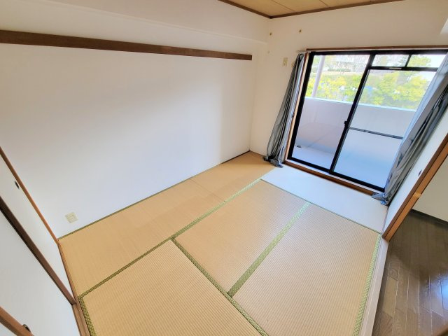 奈良市百楽園１丁目の賃貸マンションの和室