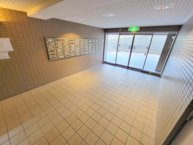 奈良市百楽園１丁目の賃貸マンションのロビー