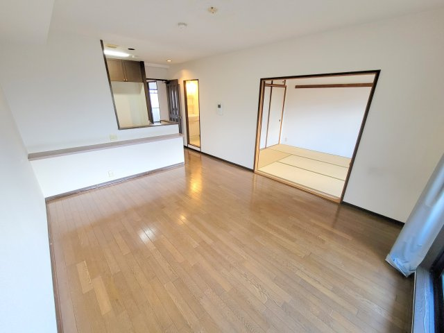 奈良市百楽園１丁目の賃貸マンションの居間・リビング