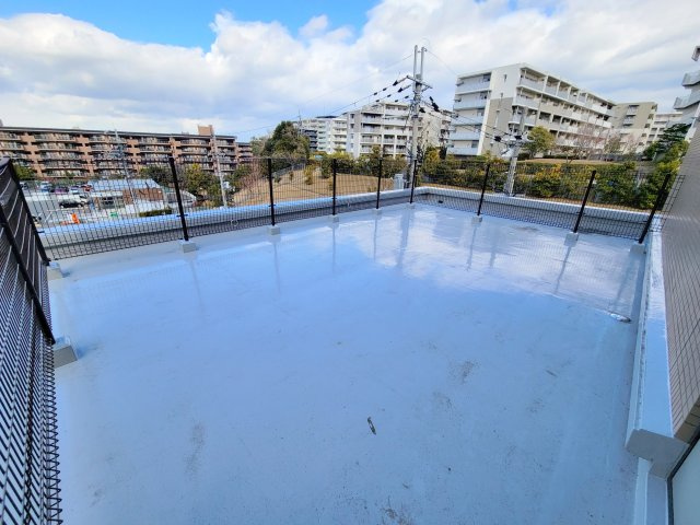 奈良市百楽園１丁目の賃貸マンションのバルコニー