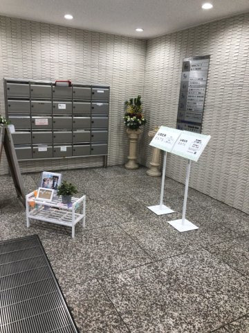 馬車道ＤＯＭＯＮビルのエントランス