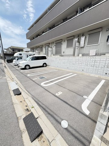 リビングタウン春日の駐車場
