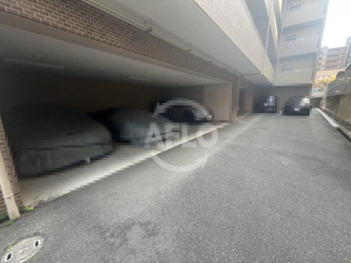 グルーヴ江坂の駐車場|駐車場