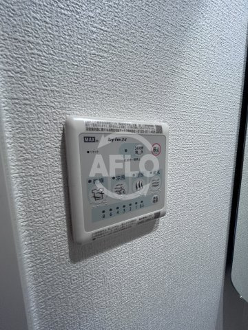 セレニテ江坂ミラクの洗面所|セレニテ江坂ミラク　浴室乾燥機