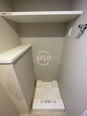 スプランディッド新大阪VIのトイレ|スプランディッド新大阪VI　洗濯パン