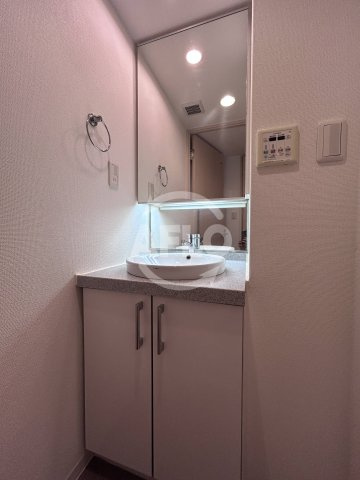 ルミナス新大阪の独立洗面台|LUMINOUS新大阪　洗面台