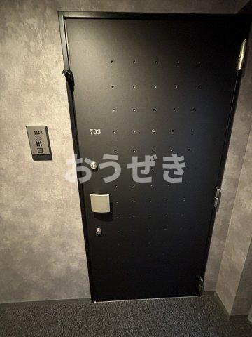 プライムブリス横濱関内の玄関