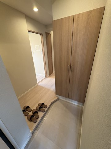 スカーラ台東根岸の玄関