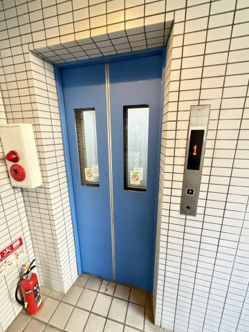 セントラルハイツ三宮東のロビー