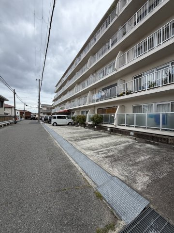 潮見台マンションの外観