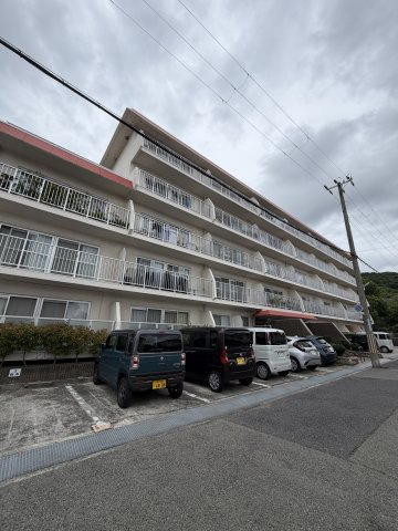 潮見台マンションの外観