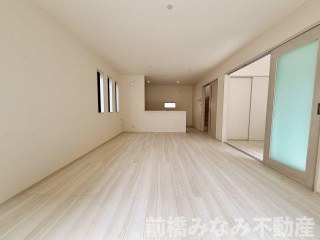 【新築】前橋市富士見町時沢第3　５号棟(全１１棟)　クリエートの家　新築建売分譲の居間・リビング|使いやすいリビングです