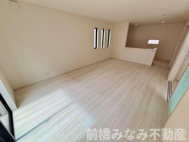【新築】前橋市富士見町時沢第3　５号棟(全１１棟)　クリエートの家　新築建売分譲の居間・リビング|ゆったり過ごせるリビングです