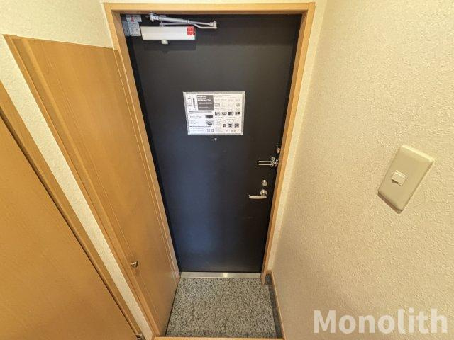 アンプルールフェールルミエール富木の玄関