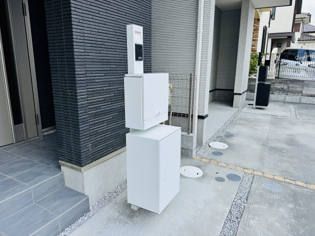 八王子市　元横山町　新築一戸建ての設備|～不在時の荷物受け取りに大変便利な宅配BOX～